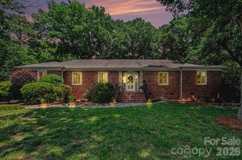 6641 Brookmeade Dr, Charlotte, NC 28226