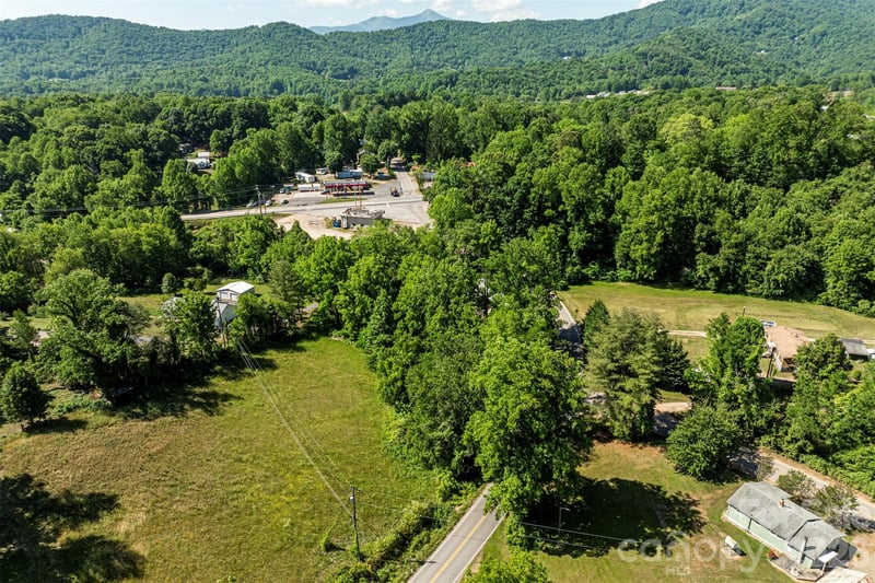 99999 Luther Cove Rd, Candler, NC 28715