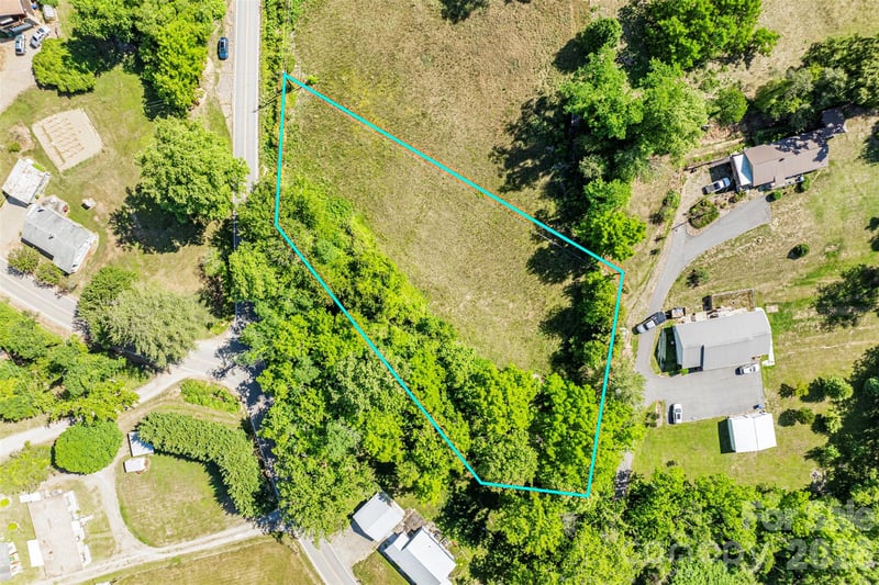99999 Luther Rd, Candler, NC 28715