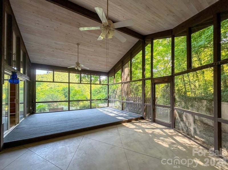 506 Country Club Rd, Tryon, NC 28782
