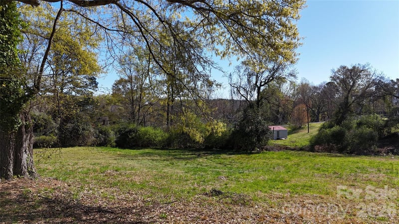 33 Pinecrest Ave, Great Falls, SC 29055
