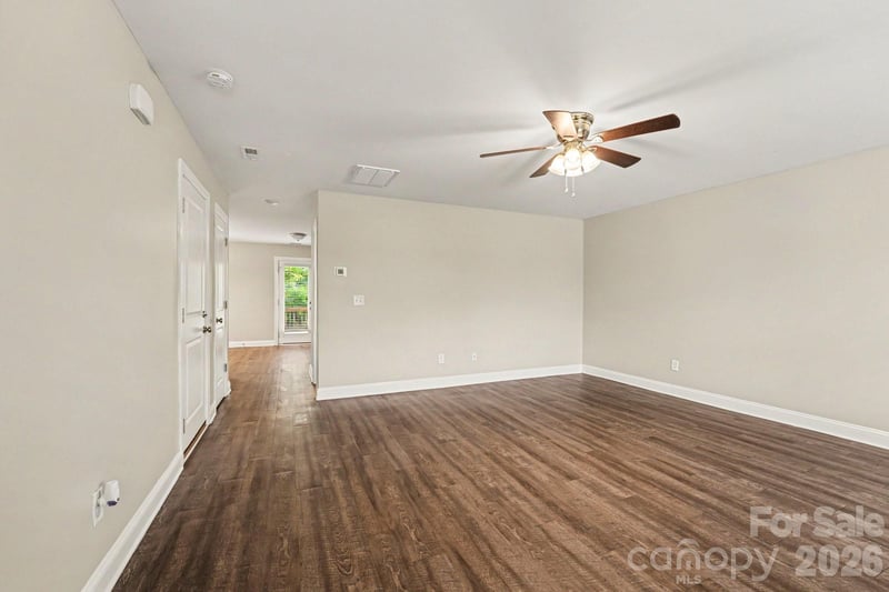 1468 Mayfair Dr, Conover, NC 28613