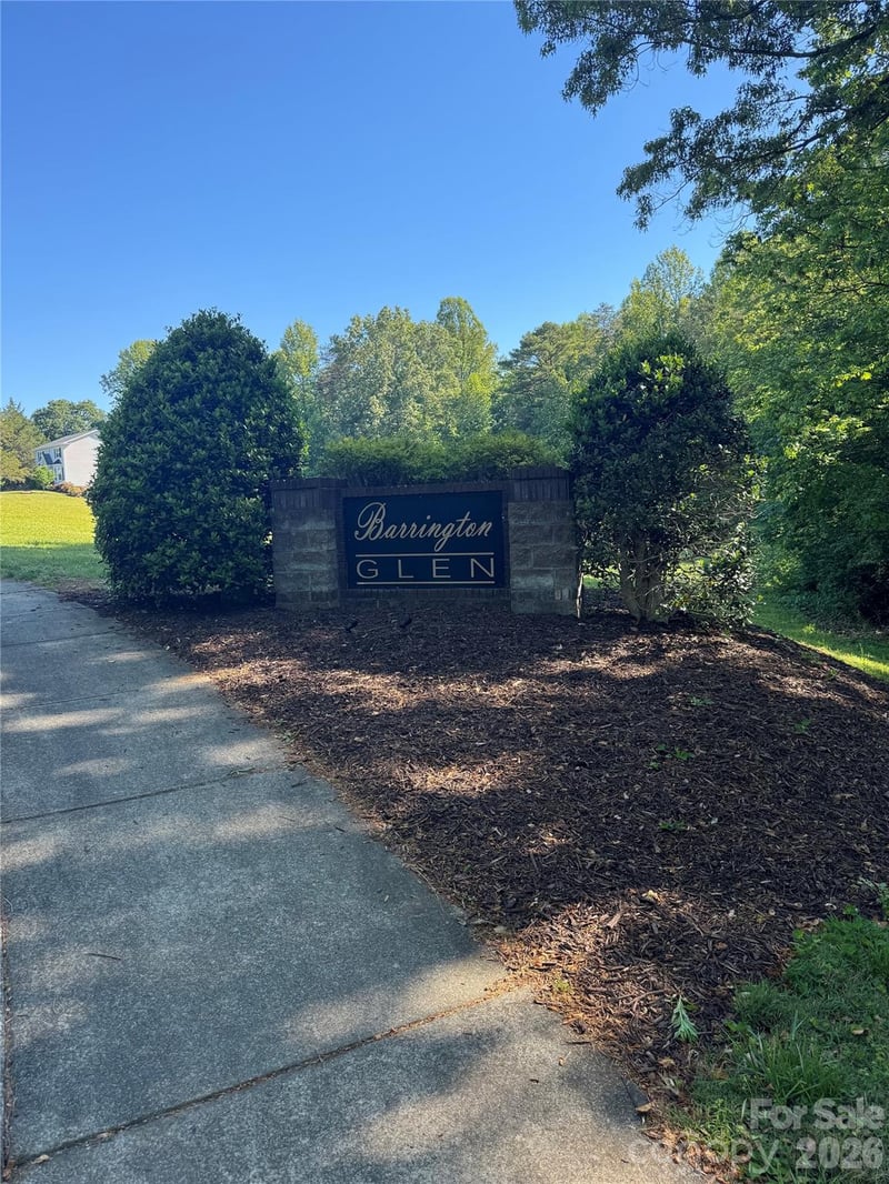902 Barrington Dr, Lenoir, NC 28645