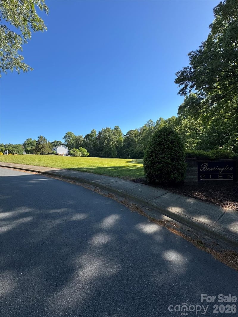 902 Barrington Dr, Lenoir, NC 28645