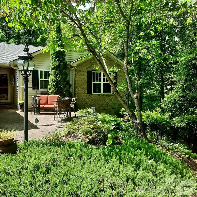 9 Firestone Ct, Etowah, NC 28729