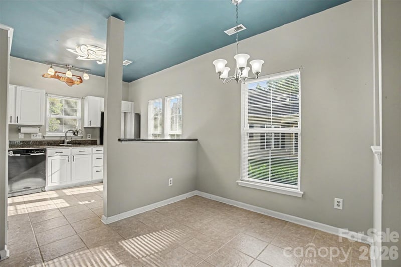 8917 Cinnabay Dr, Charlotte, NC 28216