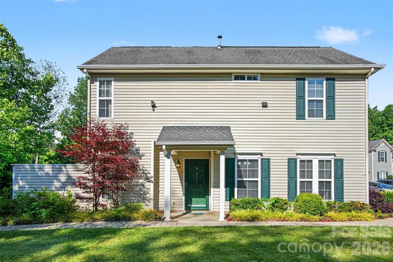 8917 Cinnabay Dr, Charlotte, NC 28216