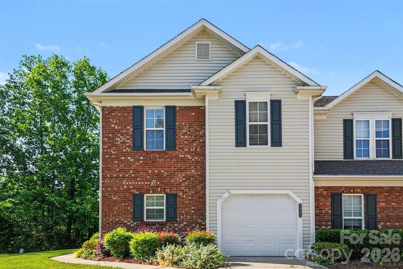 8917 Cinnabay Dr, Charlotte, NC 28216