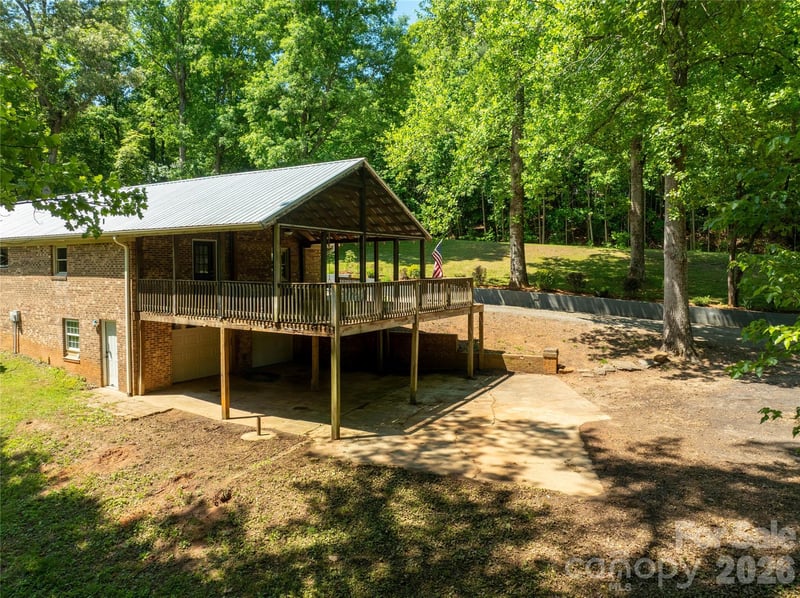 142 Pioneer Rd, Harmony, NC 28634