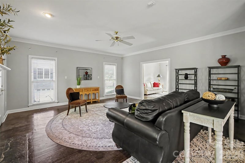 232 40th Avenue Dr, Hickory, NC 28601
