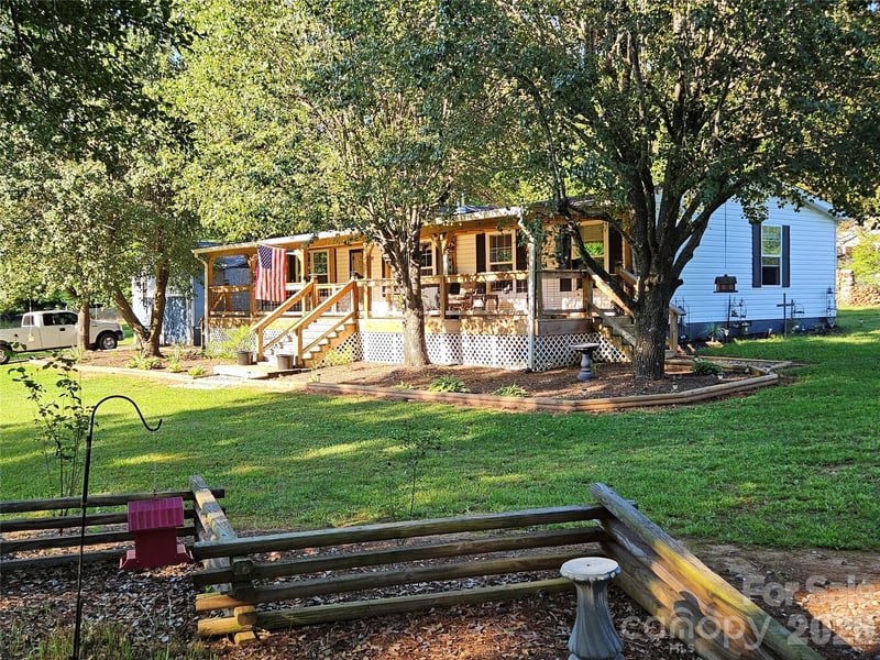 3520 Pea Ridge Rd, Morganton, NC 28655