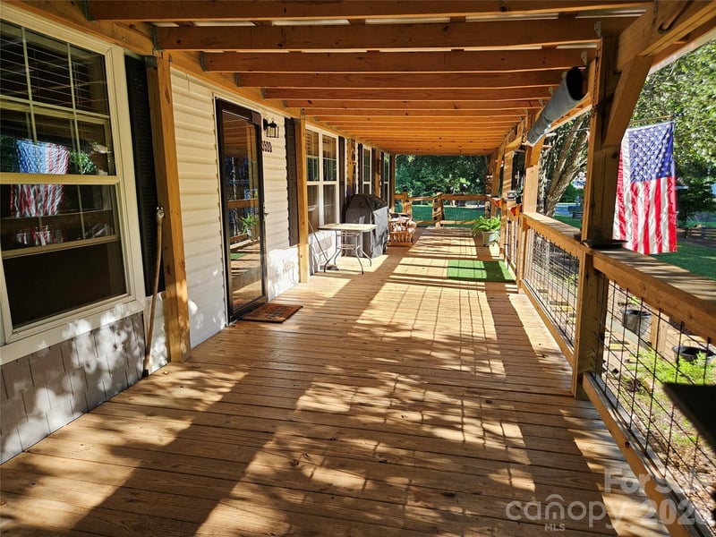 3520 Pea Ridge Rd, Morganton, NC 28655