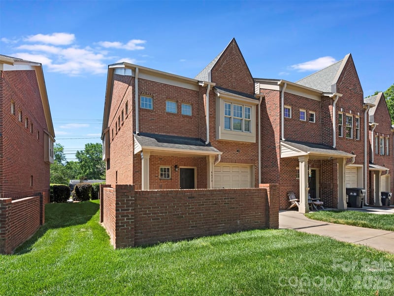 4670 Dabney Vigor Dr, Charlotte, NC 28209