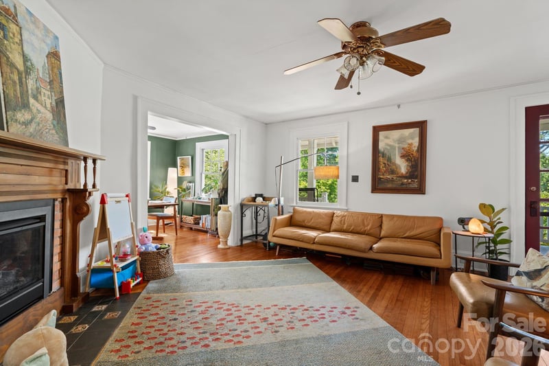 238 Forest Hill Dr, Asheville, NC 28803