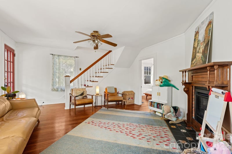 238 Forest Hill Dr, Asheville, NC 28803