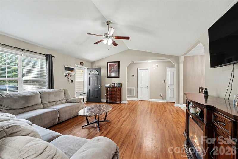 150 Swann Crossing Ln, Statesville, NC 28625