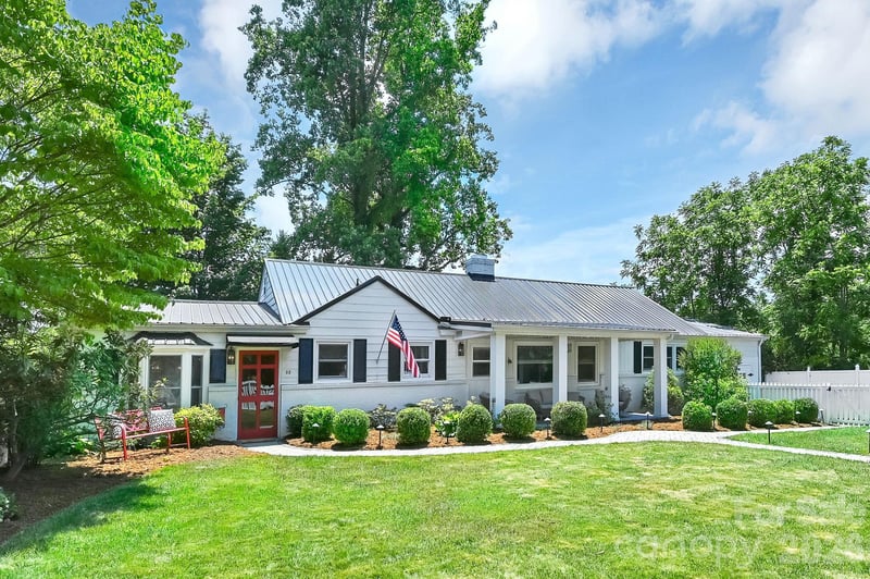 32 Central Ave, Weaverville, NC 28787