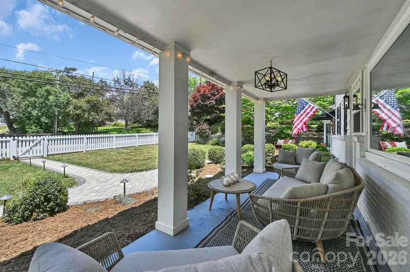 32 Central Ave, Weaverville, NC 28787