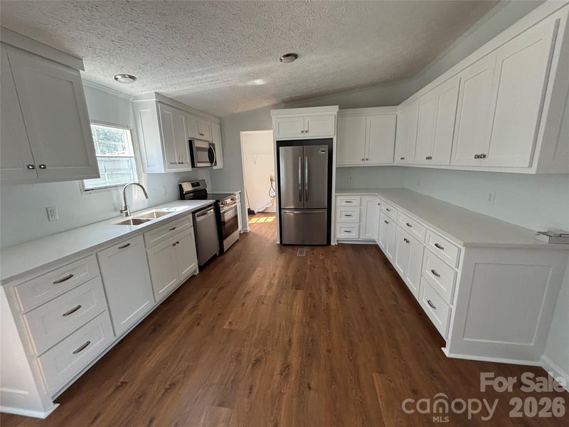559 School Dr, Taylorsville, NC 28681