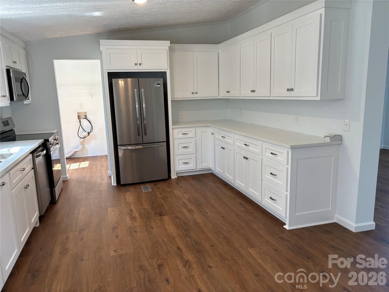 559 School Dr, Taylorsville, NC 28681