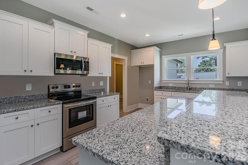 512 Barefoot Ln, Clover, SC 29710