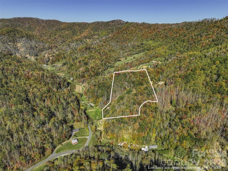 44 Toms Creek Rd, Bakersville, NC 28705
