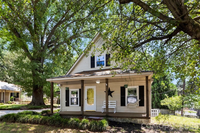 602 Lee Ave, Bessemer City, NC 28016