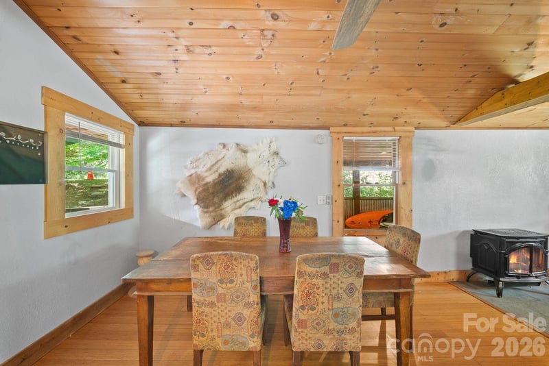 4606 Hemphill Rd, Waynesville, NC 28785