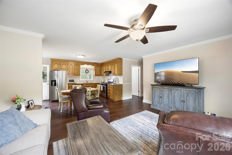 2109 Hollandale Dr, Gastonia, NC 28054