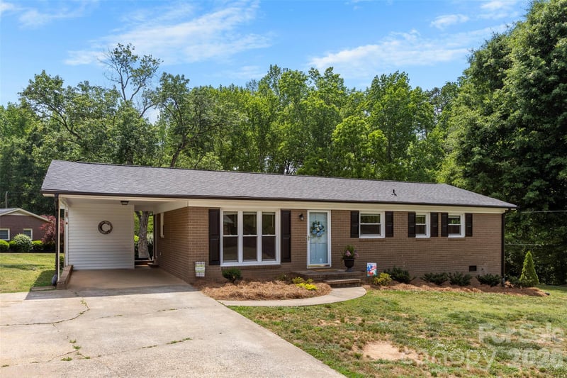 2109 Hollandale Dr, Gastonia, NC 28054
