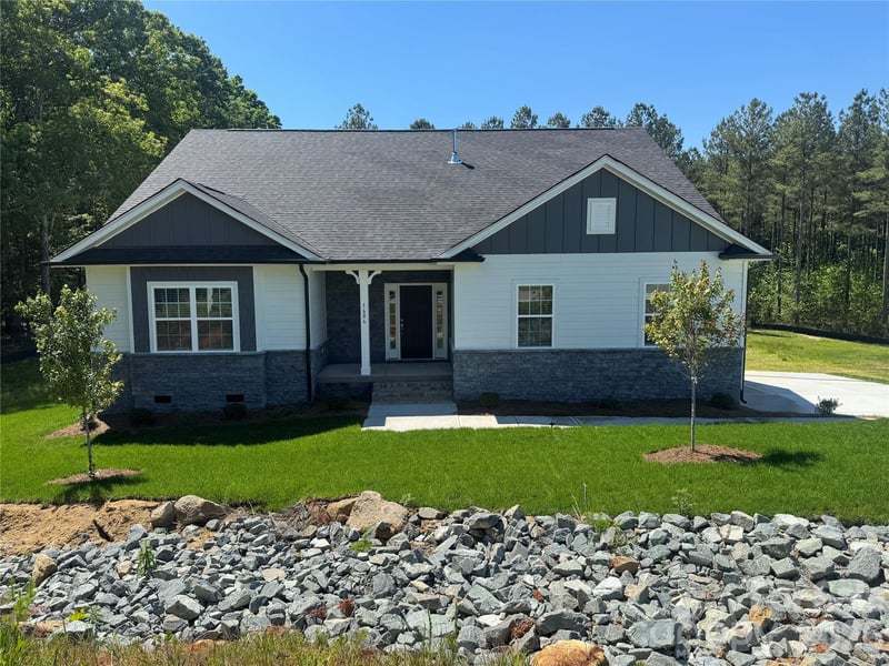 1606 Autumn Ln #114, York, SC 29745