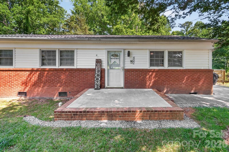 402 Wooddale Dr, Dallas, NC 28034