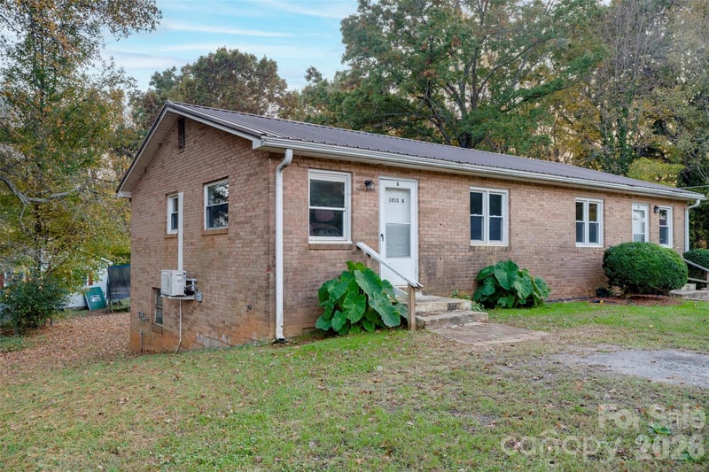 1813 Younger Ave, Statesville, NC 28677