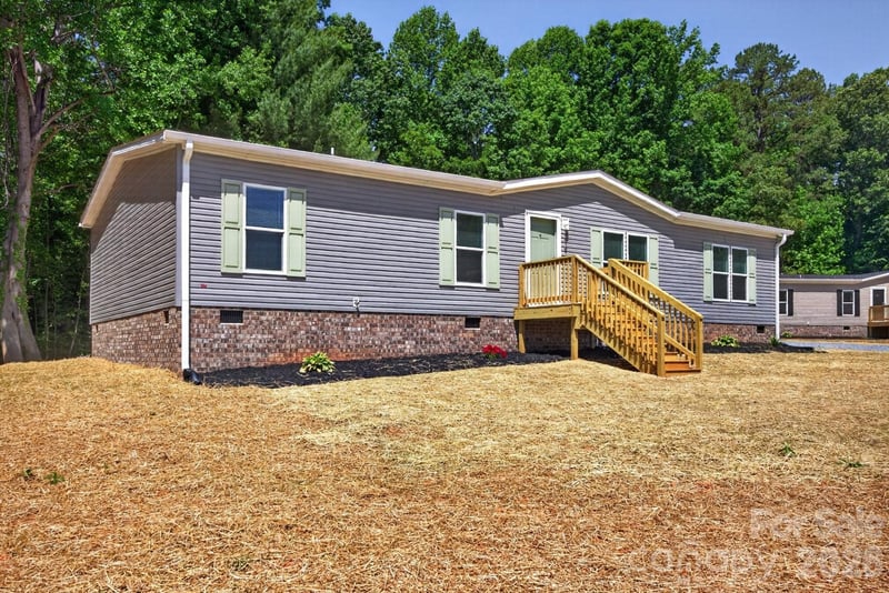 219 Harvick Ln, Lexington, NC 27292