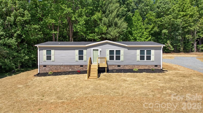 219 Harvick Ln, Lexington, NC 27292
