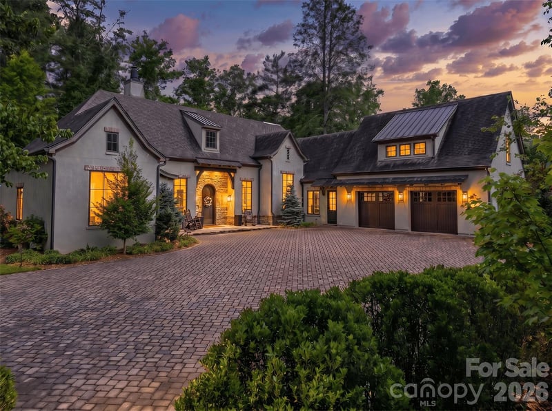 11 Beadle Ln, Asheville, NC 28803