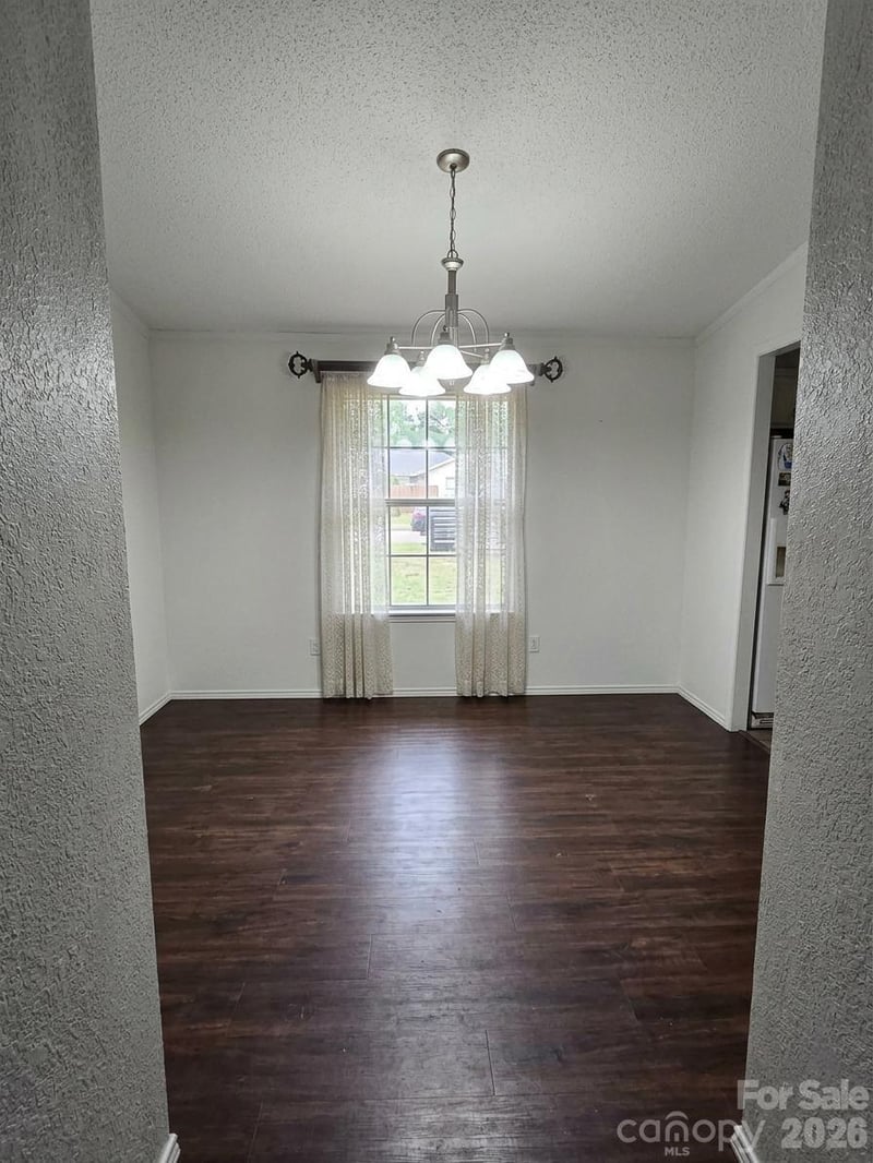 1276 Forest Ridge Dr, Bessemer City, NC 28016