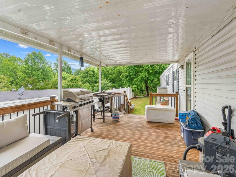 15 Spring St, Candler, NC 28715