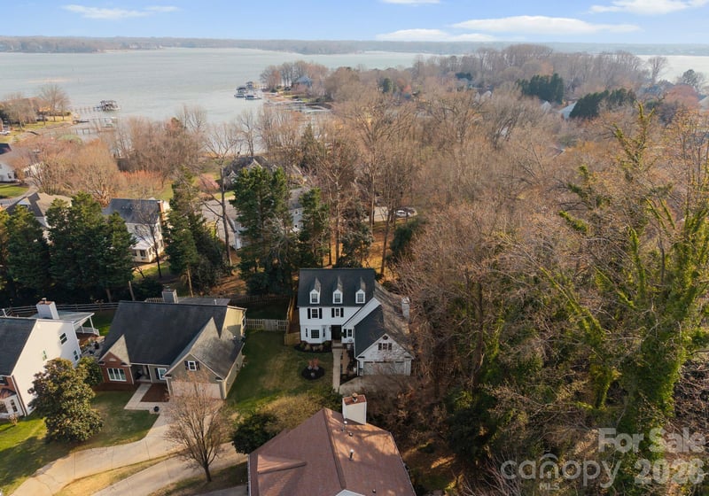 153 Ashford Hollow Ln, Mooresville, NC 28117