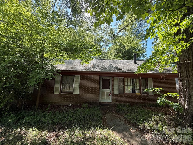 10100 Starwood Dr, Charlotte, NC 28215