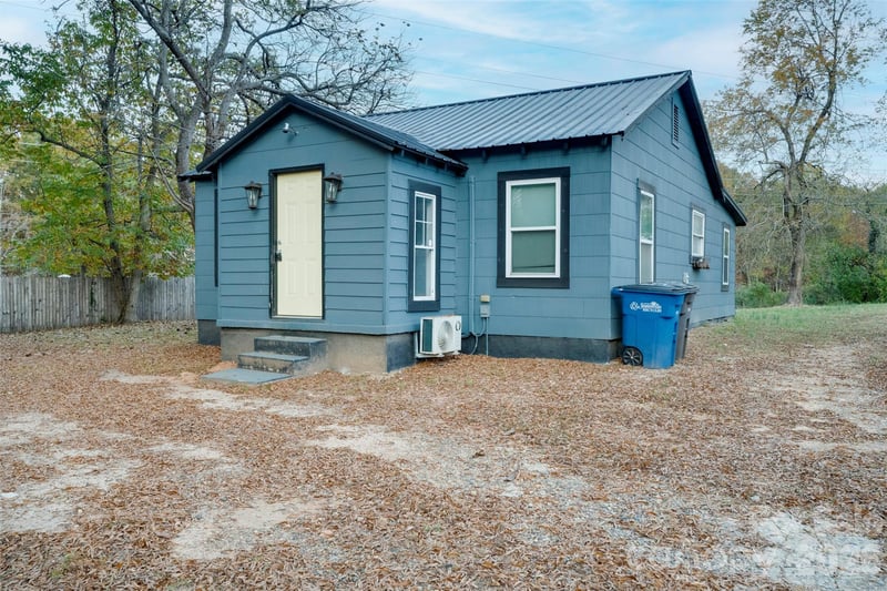 1327 11th St, Statesville, NC 28677
