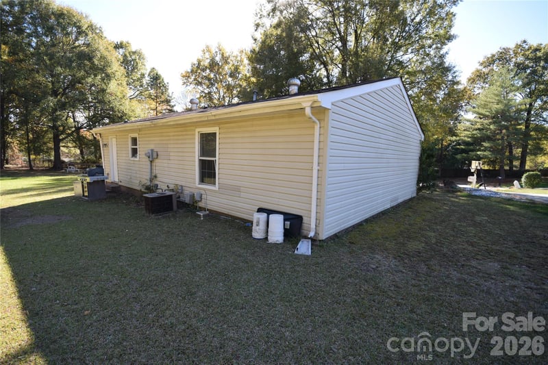 403 Stirrup Ct, Charlotte, NC 28215