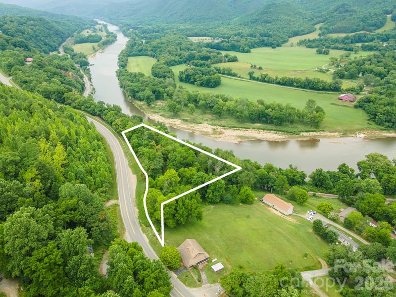 588 Us 25/70 Hw, Hot Springs, NC 28743