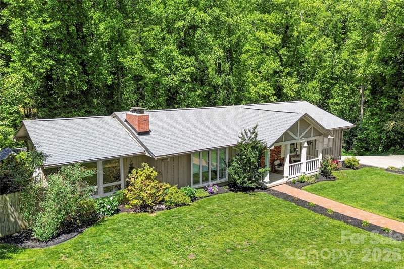 711 Oak Terrace Ln, Hendersonville, NC 28791