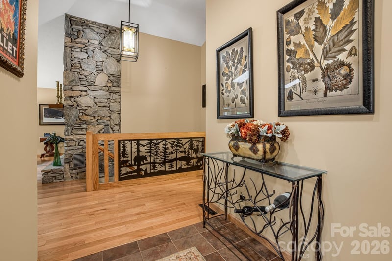 36 Foxglove Rd, Hendersonville, NC 28739