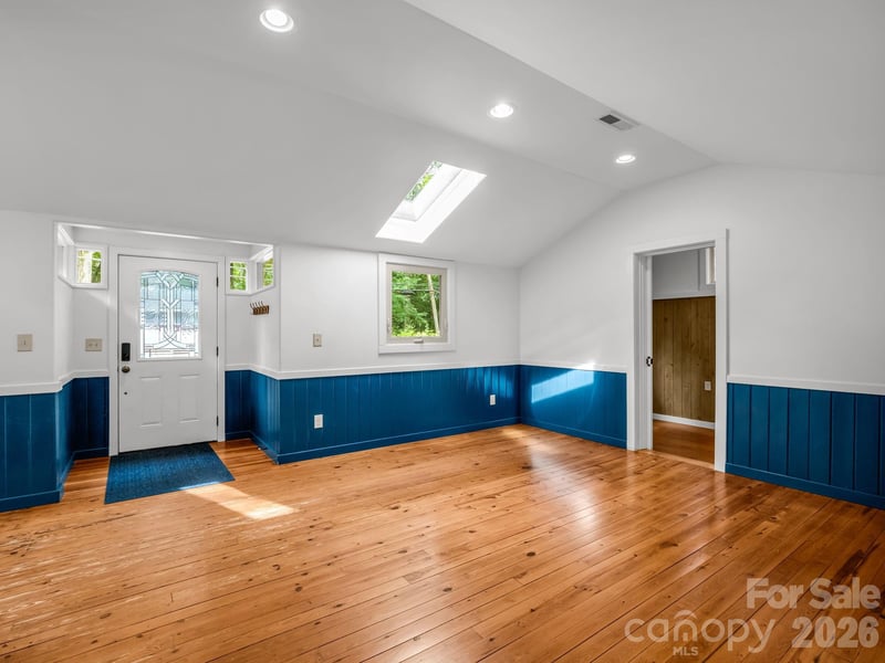 701 Azalea Ave, Black Mountain, NC 28711