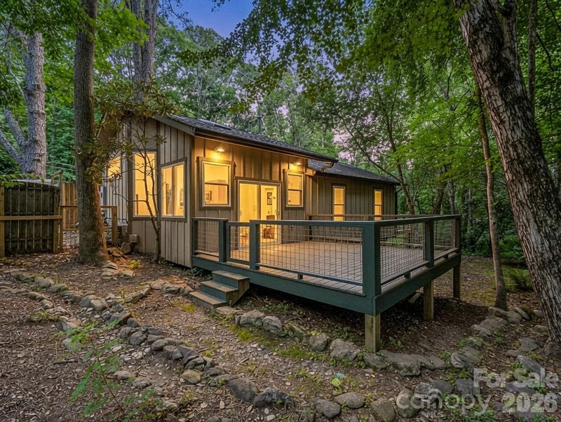 701 Azalea Ave, Black Mountain, NC 28711