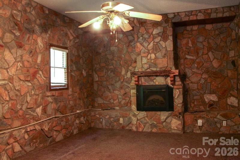 905 10th St, Bessemer City, NC 28016