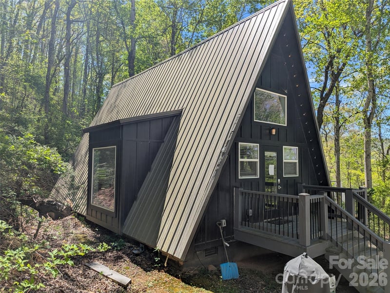 87 Hershel Ln, Swannanoa, NC 28778