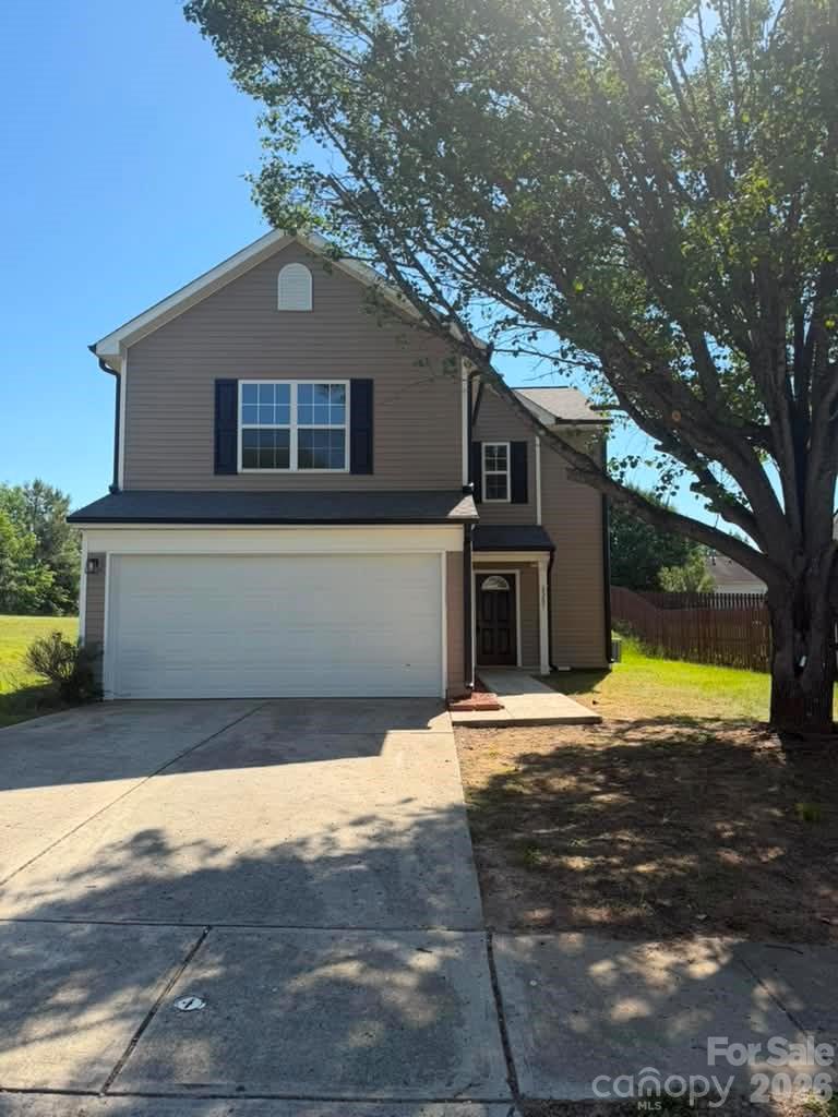 8207 Belmont Stables Dr, Charlotte, NC 28216